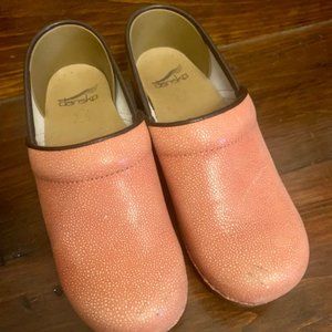 Dansko Textured Peach Clogs